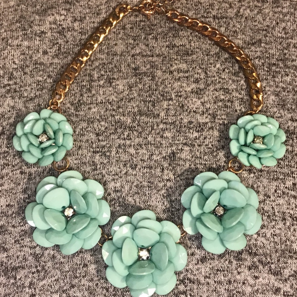 Seafoam Green Flower Statement Necklace 💐